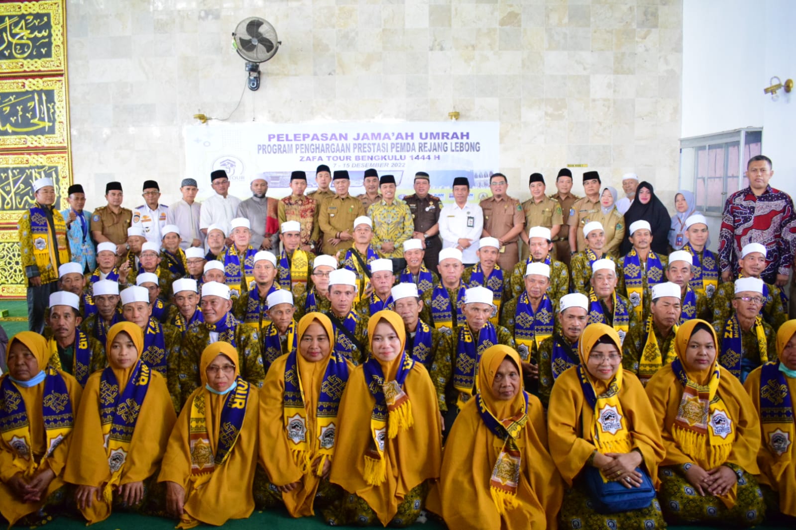 50 Calon Jama #39 ah Umroh Dilepas Bupati Ikuti Program Umroh Gratis 50 Calon Jama #39 ah Umroh Dilepas Bupati Ikuti Program Umroh Gratis